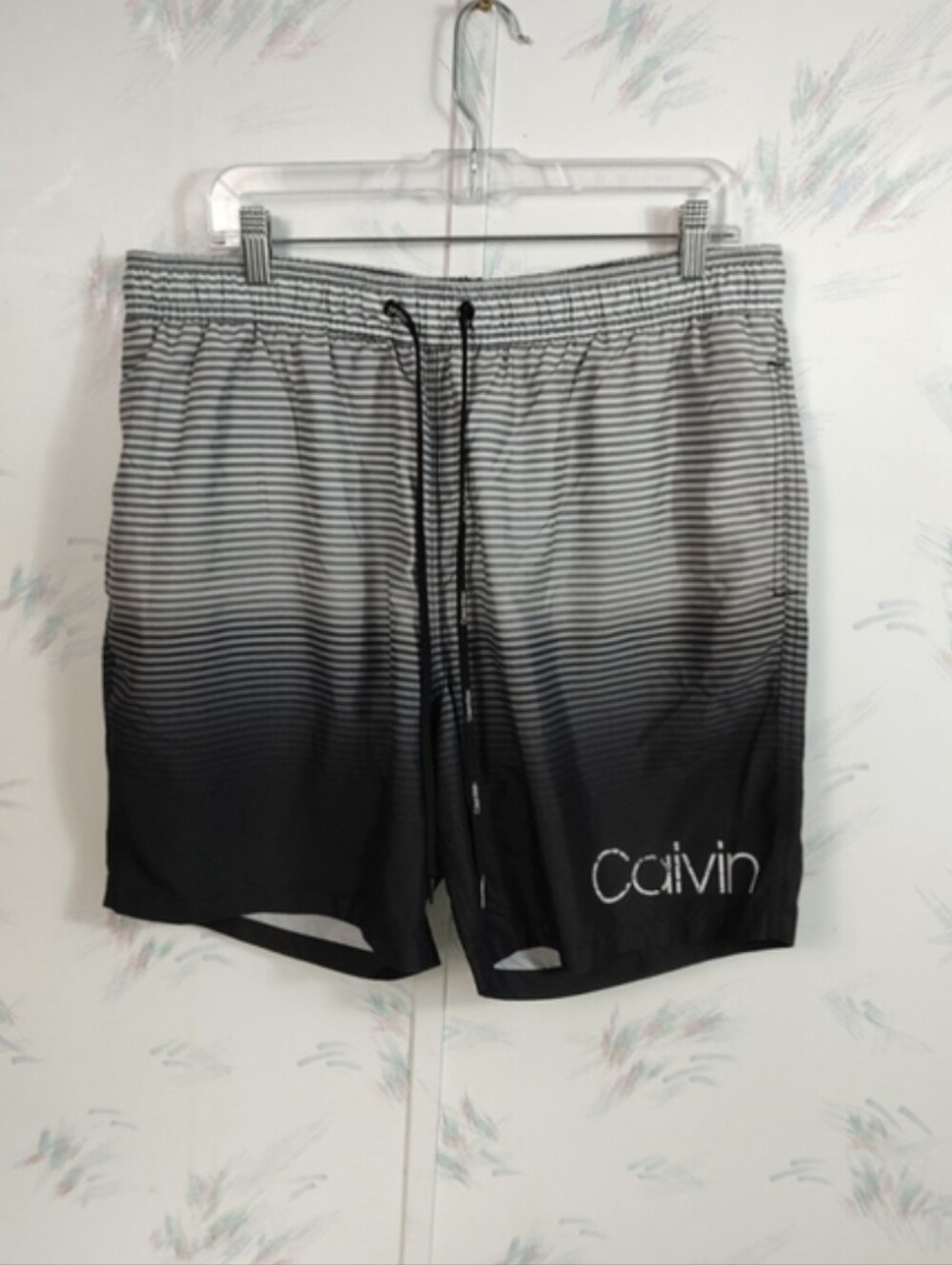 Men's Calvin Klein Swim Trunks Size XL Black Grey Ombre Striped